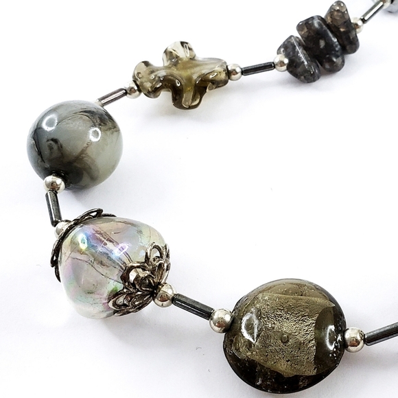 Art glass necklace with colors in grey, silver and metallic silver - Picture 12 of 16